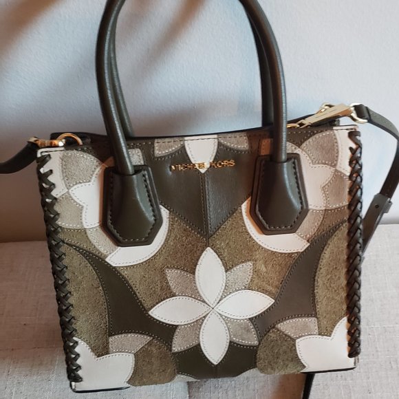 Michael Kors Purse - Picture 1 of 3